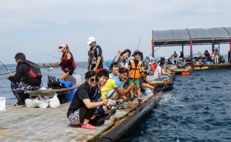 本部釣りイカダ